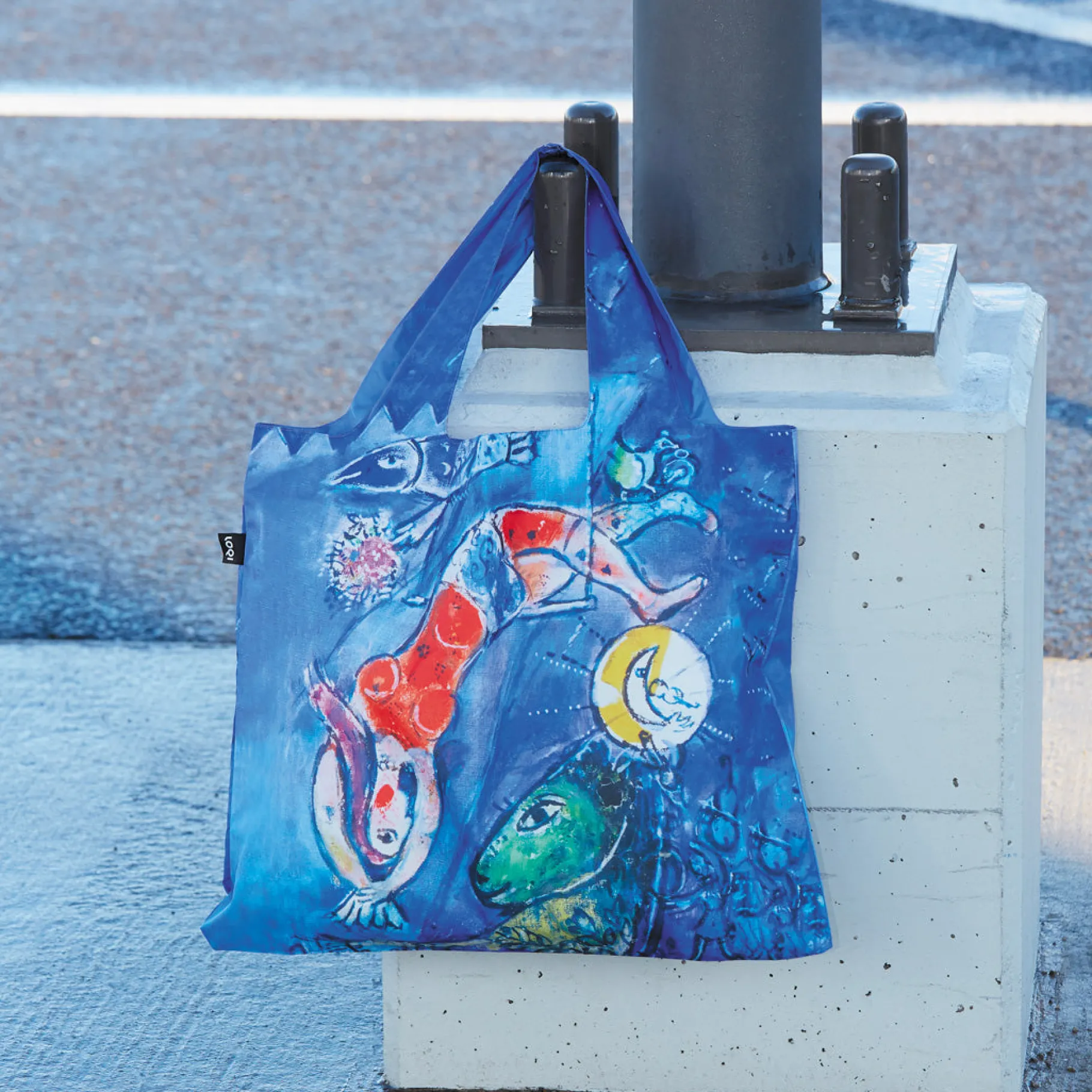 LOQI MARC CHAGALL Die blaue Zirkus-Recyclingtasche Store